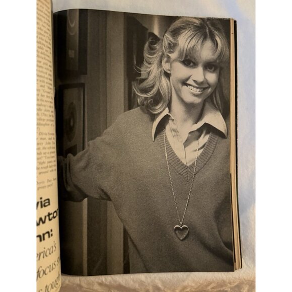 VOGUE -  April 1978 - Picture 15 of 16